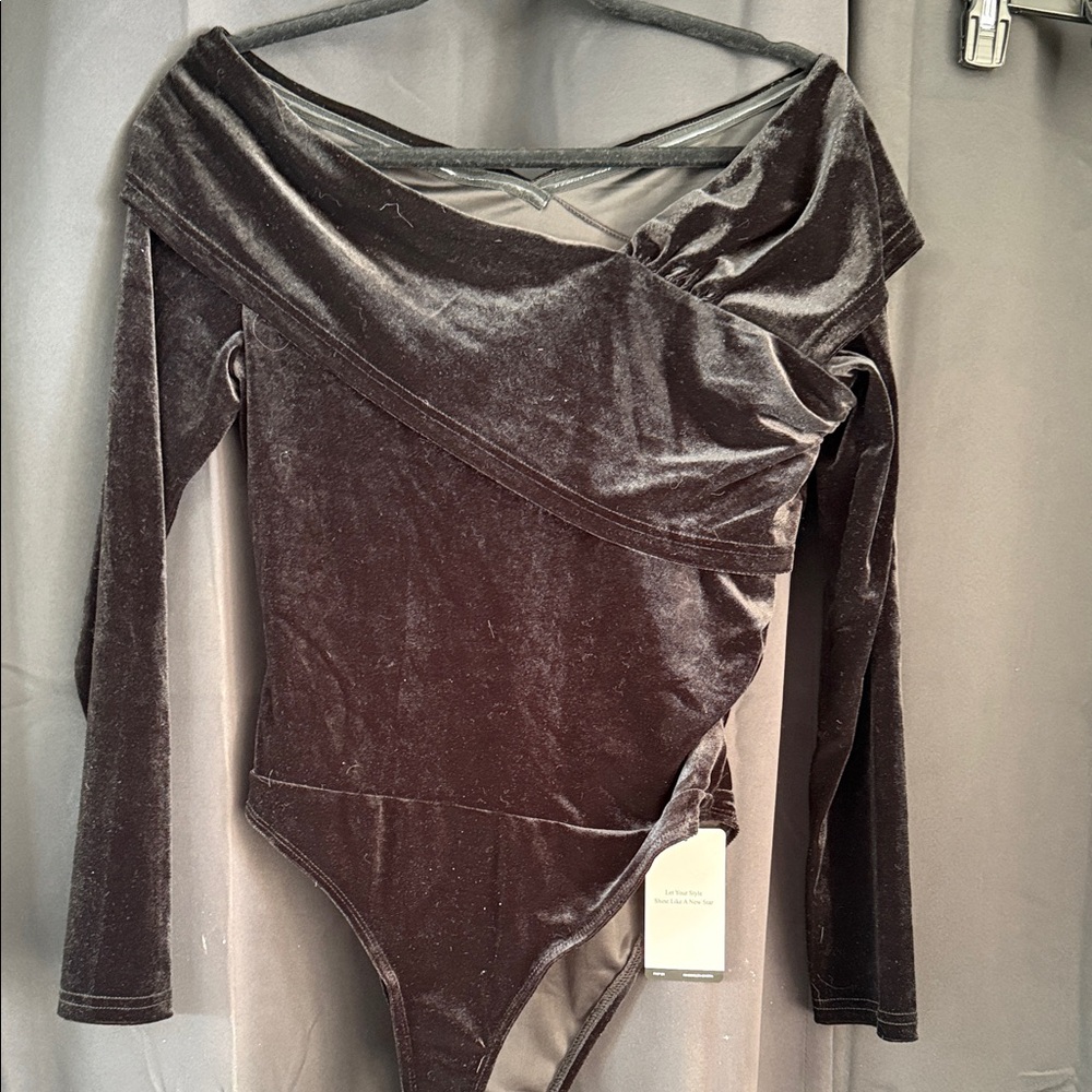 Chic Velvet Off-Shoulder Bodysuit